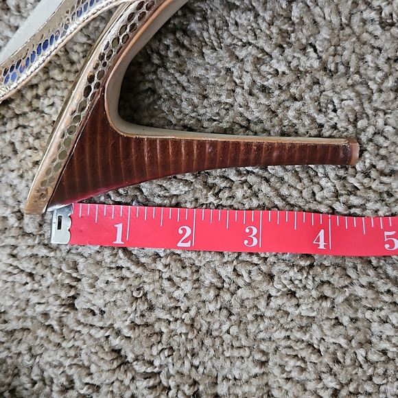 Gold Michael Kors heels! - Picture 8 of 8